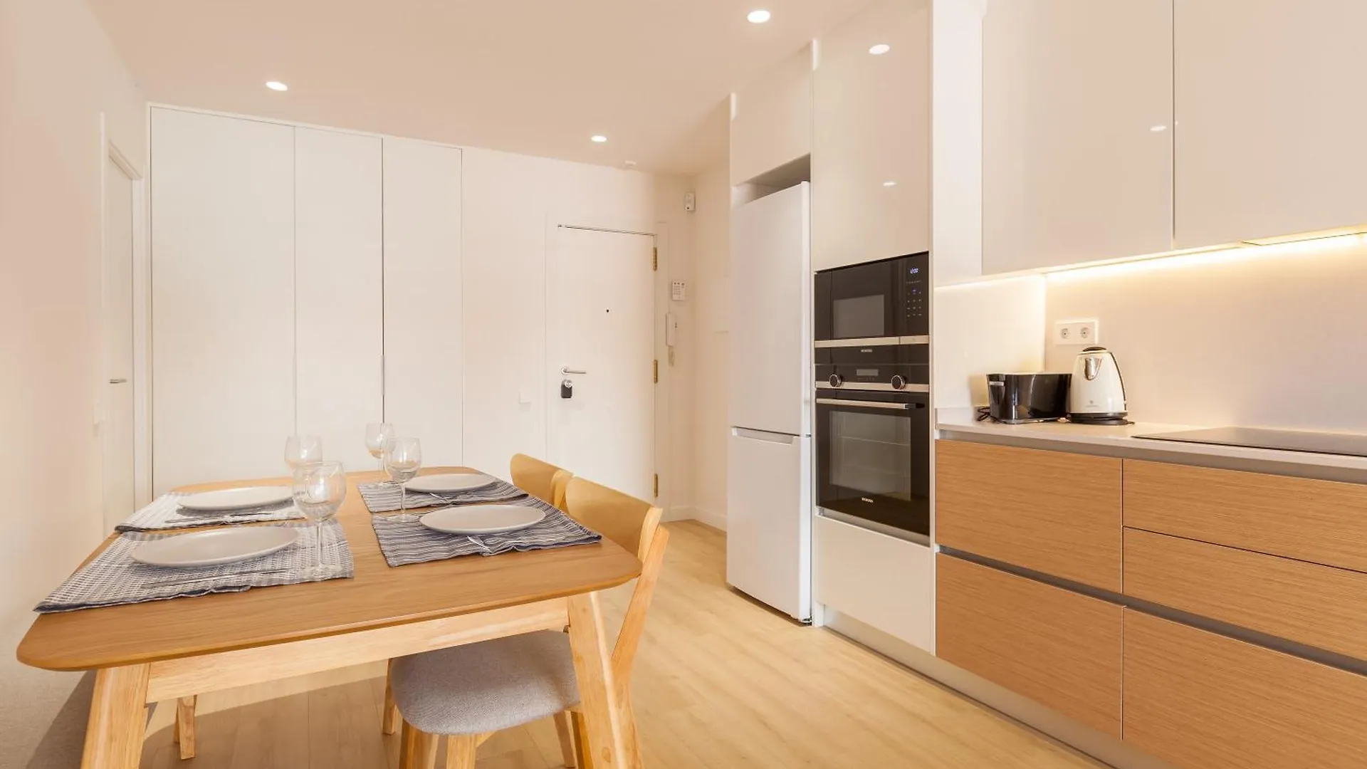 קאנט דה מאר Blue Coast Apartment